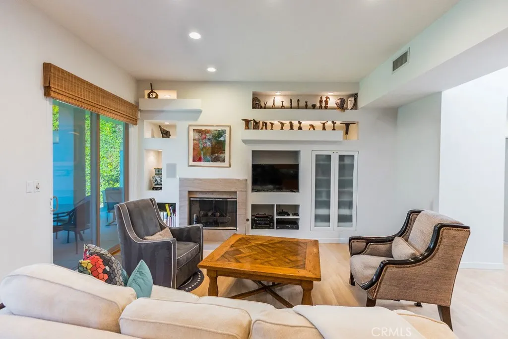 4921 Rupert, Encino, California 91316 home-pic-23